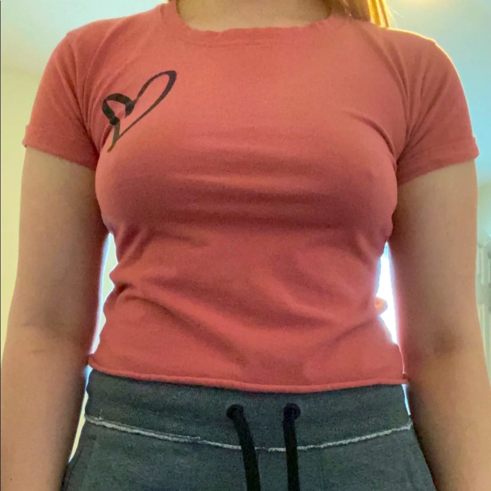 pink shirt sleeve top